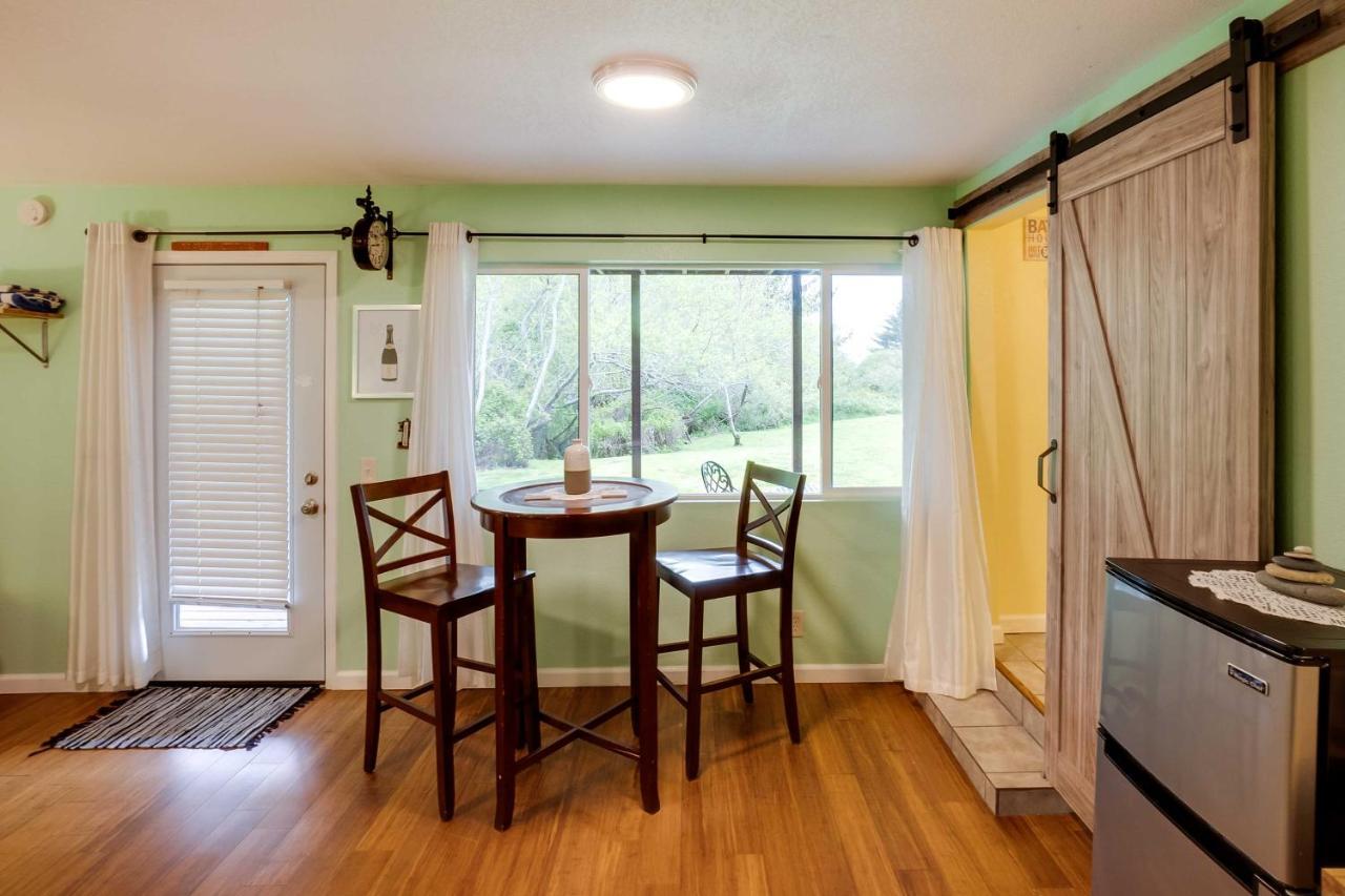 Soothing Studio With Lush Views 2 Mi To Beach! Smith River 外观 照片